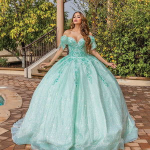 Quinceañera - 32