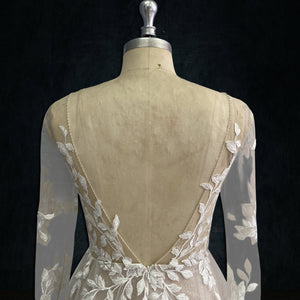 long sleeve lace wedding dress
